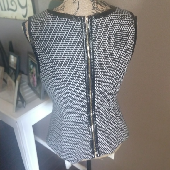 Vince Camuto Peplum Top Sz M - Picture 2 of 5